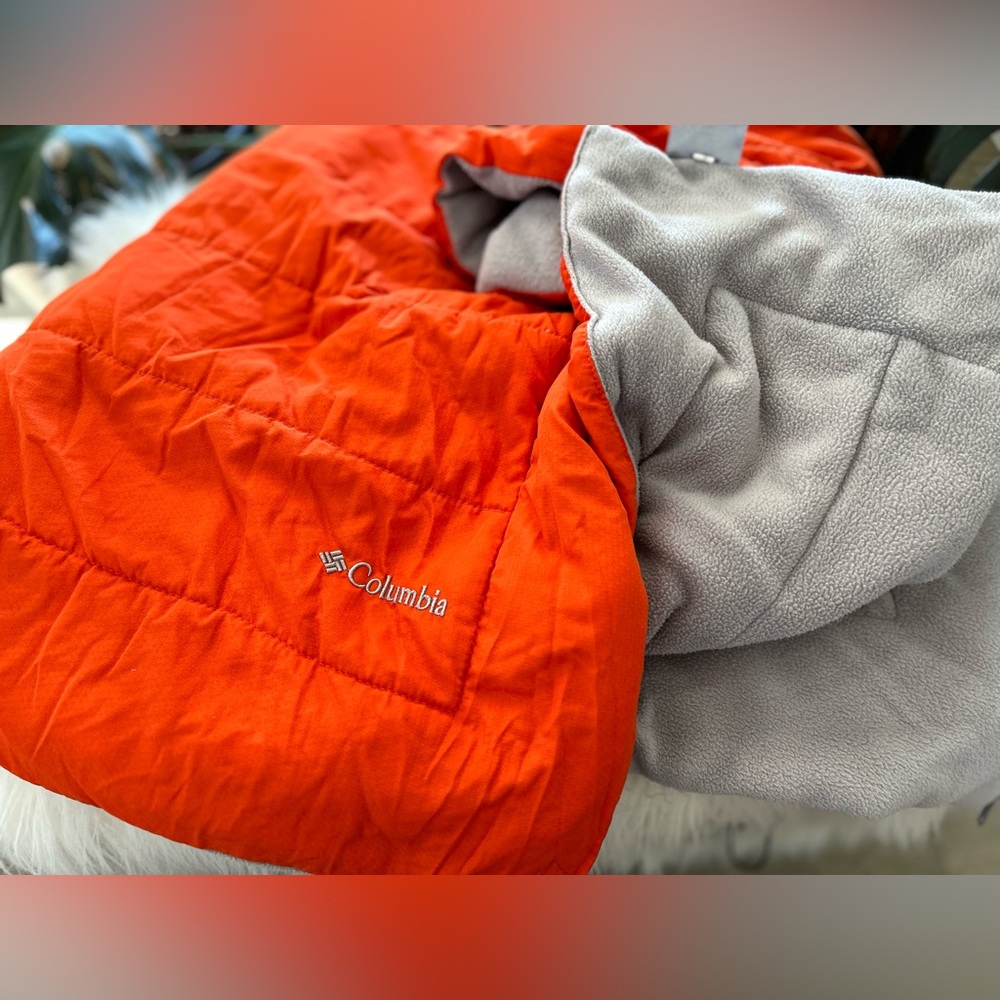 Columbia Blanket with carry case in orange and grey like new - Picture 2 of 5